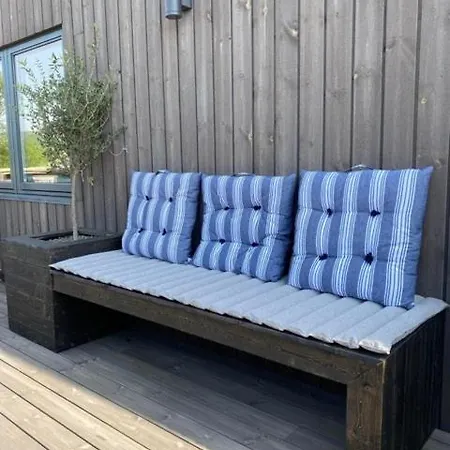 Apartament Centrally Located In Leknes, Right In The Middle Of Lofoten Vestvagoy