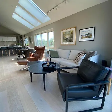 Apartament Centrally Located In Leknes, Right In The Middle Of Lofoten
