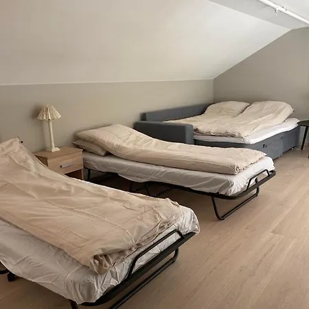 Centrally Located In Leknes, Right In The Middle Of Lofoten Apartament